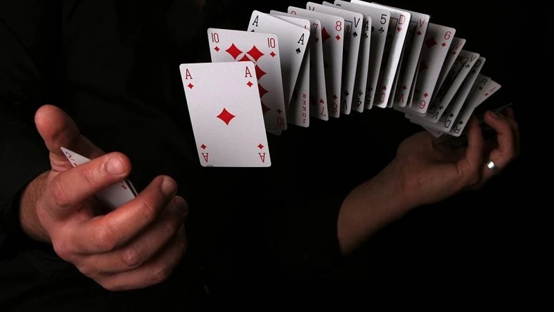 Tại sao nhiều người áp dụng cách xào bài gian lận khi cá cược?